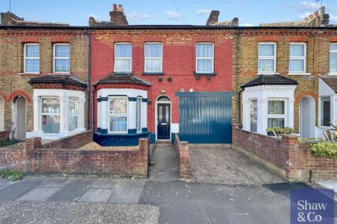4 bedroom terraced house for sale