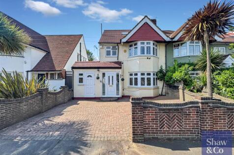 5 bedroom semi-detached house for sale