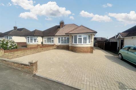 2 bedroom bungalow for sale