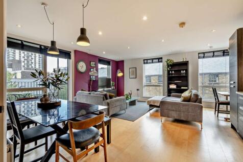 Hertford Road, London N1 3 bed flat for sale
