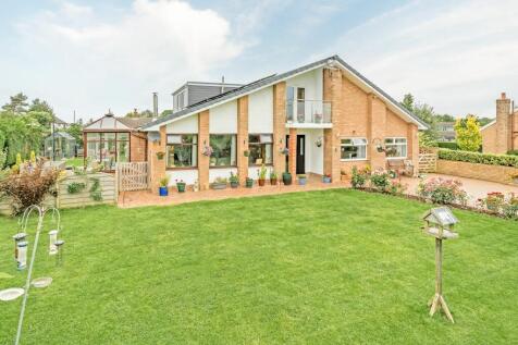 5 bedroom detached house for sale