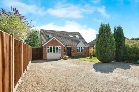 4 bedroom detached bungalow for sale