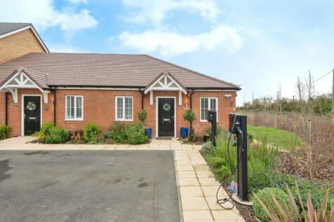 2 bedroom semi-detached bungalow for sale