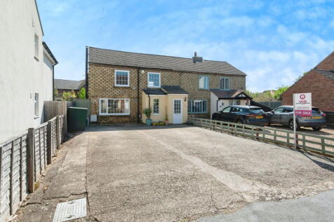 4 bedroom link detached house for sale