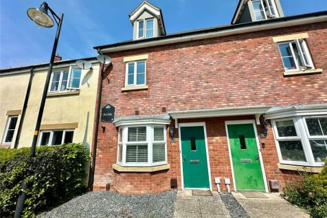 3 bedroom terraced house for sale