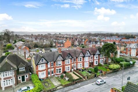 5 bedroom terraced house for sale