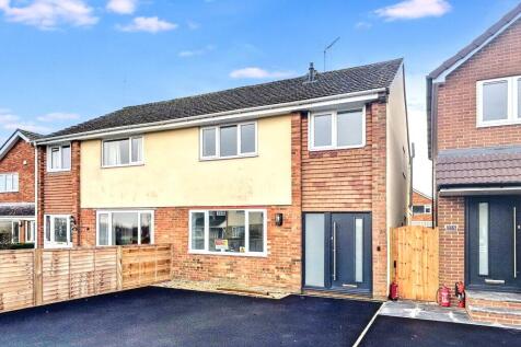 3 bedroom semi-detached house for sale