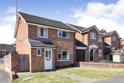 Petworth Close, Camberley GU16 3 bed link detached house for sale