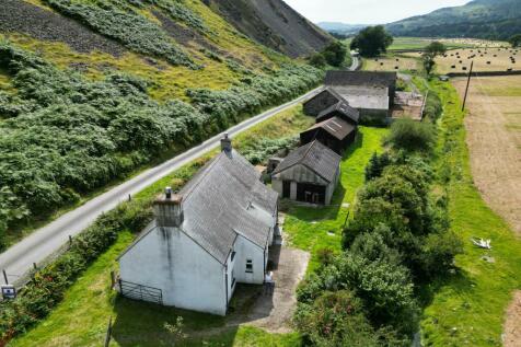 4 bedroom farm house for sale