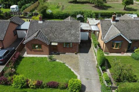 3 bedroom detached bungalow for sale