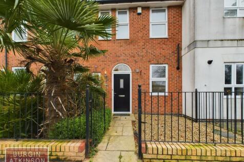 3 bedroom town house for sale