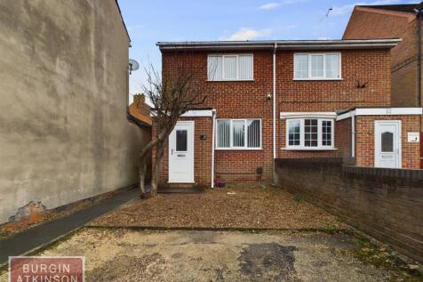 2 bedroom semi-detached house for sale