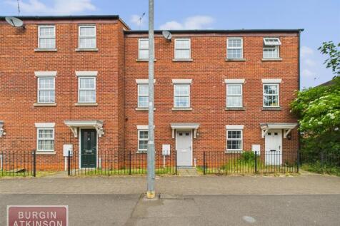 4 bedroom town house for sale