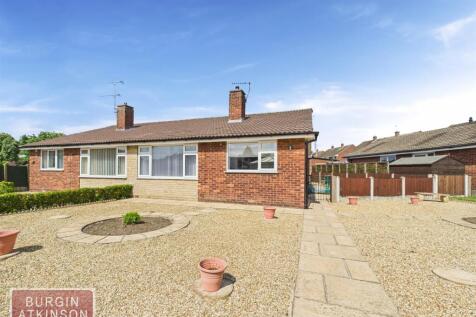 2 bedroom semi-detached bungalow for sale