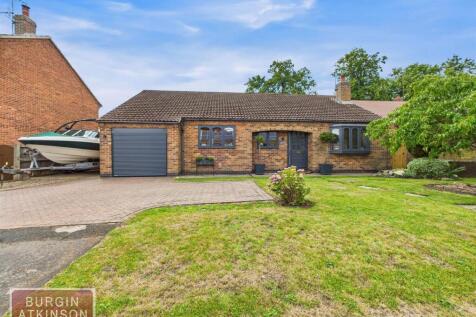 3 bedroom detached bungalow for sale