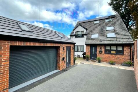 5 bedroom detached house for sale