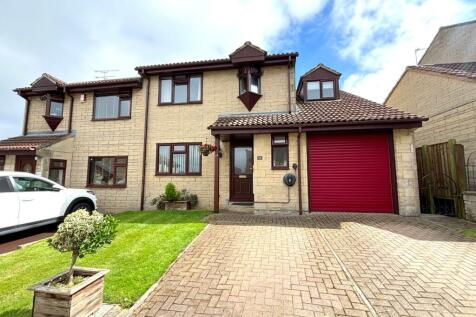 4 bedroom semi-detached house for sale