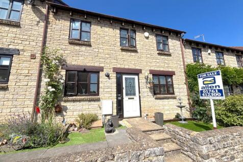 4 bedroom terraced house for sale