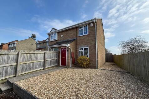2 bedroom semi-detached house for sale