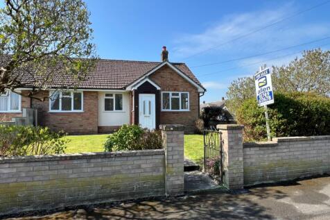 3 bedroom semi-detached bungalow for sale