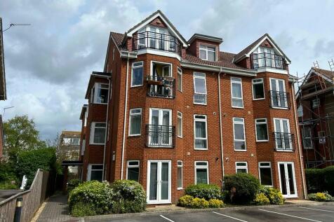 2 bedroom ground floor flat for sale