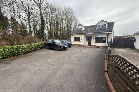 Whalley Road, Great Harwood, Blackburn 4 bed detached house for sale