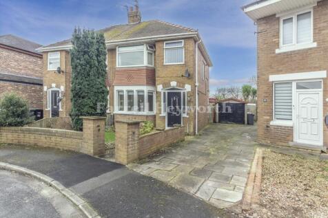 2 bedroom semi-detached house for sale