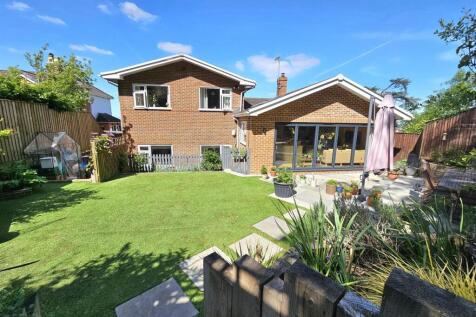 Stroud Road, Tuffley, Gloucester 5 bed detached house for sale