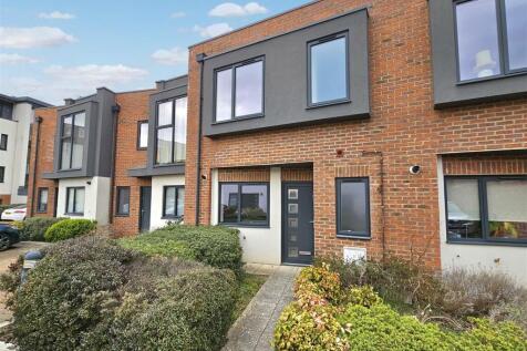 3 bedroom terraced house for sale