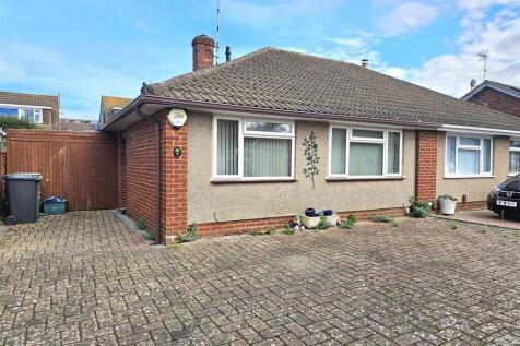 2 bedroom semi-detached bungalow for sale