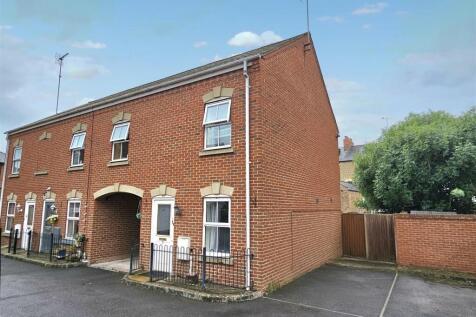 Chillingworth Mews, Gloucester 2 bed end of terrace house for sale
