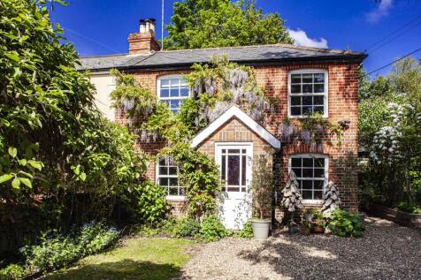 1 Southview, Stoke Row, RG9 4 bed property for sale