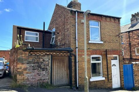 2 bedroom detached house for sale