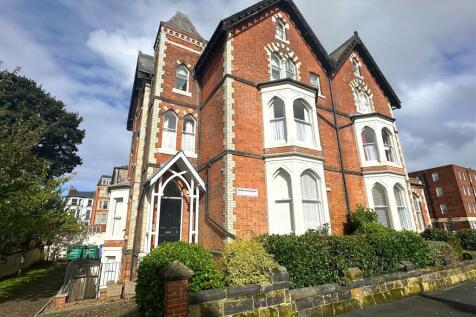 Esplanade Gardens, Scarborough 2 bed flat for sale