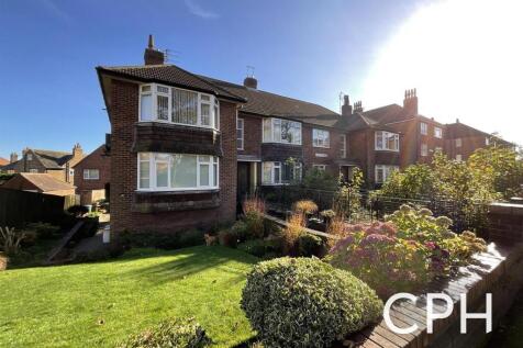 North Leas Avenue, Scarborough 2 bed apartment for sale