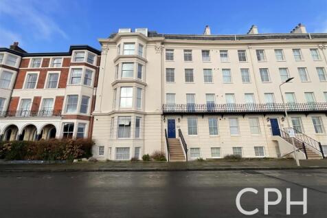 Prince Of Wales Terrace, Scarborough 2 bed flat for sale