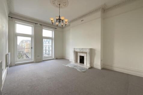 Esplanade, Scarborough 2 bed flat for sale
