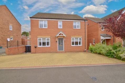 4 bedroom detached house for sale