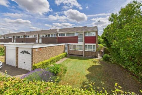 4 bedroom end of terrace house for sale