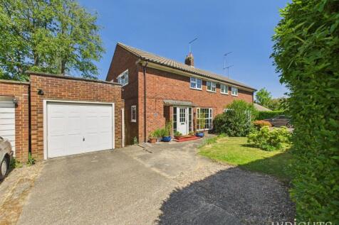 4 bedroom semi-detached house for sale