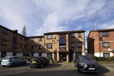72 Alliance Close, WEMBLEY 1 bed flat for sale