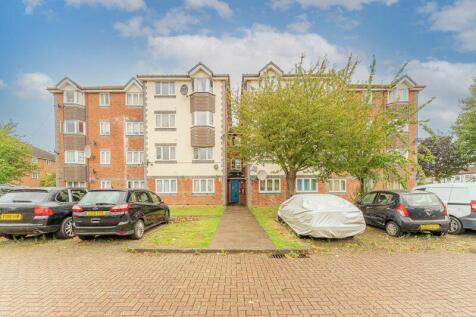 Keats Close, Scotland Green Road... 1 bed apartment for sale