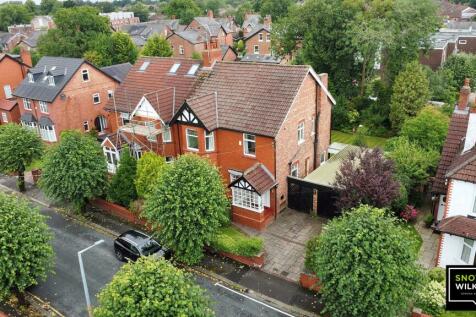 4 bedroom semi-detached house for sale