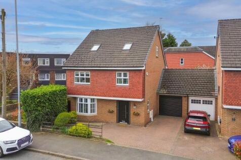 5 bedroom detached house for sale