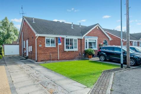 2 bedroom semi-detached bungalow for sale