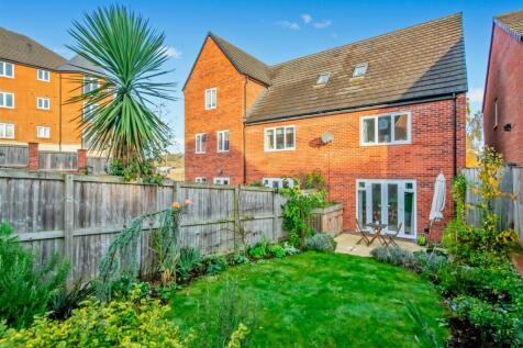 Honeybourne Road, Leeds 3 bed townhouse for sale