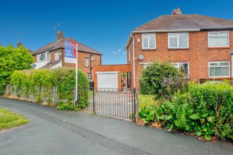 3 bedroom semi-detached house for sale