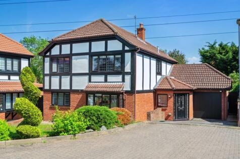 Albany Close, Bushey Heath 4 bed detached house for sale