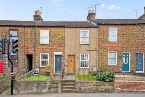 Pinner Road, Oxhey 2 bed terraced house for sale
