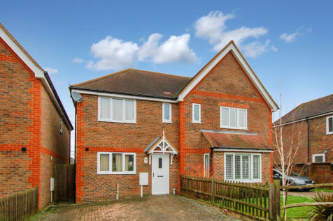 2 bedroom semi-detached house for sale